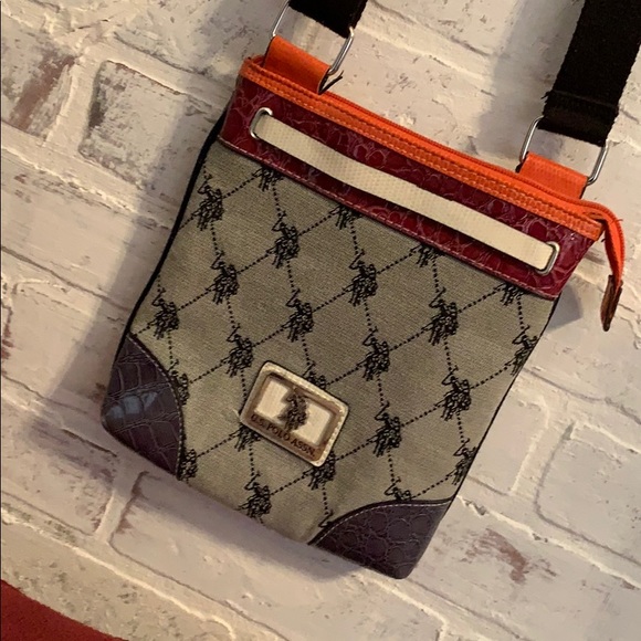 U.S. Polo Assn. Handbags - NWOT US Polo brand crossbody zippered bag / purse